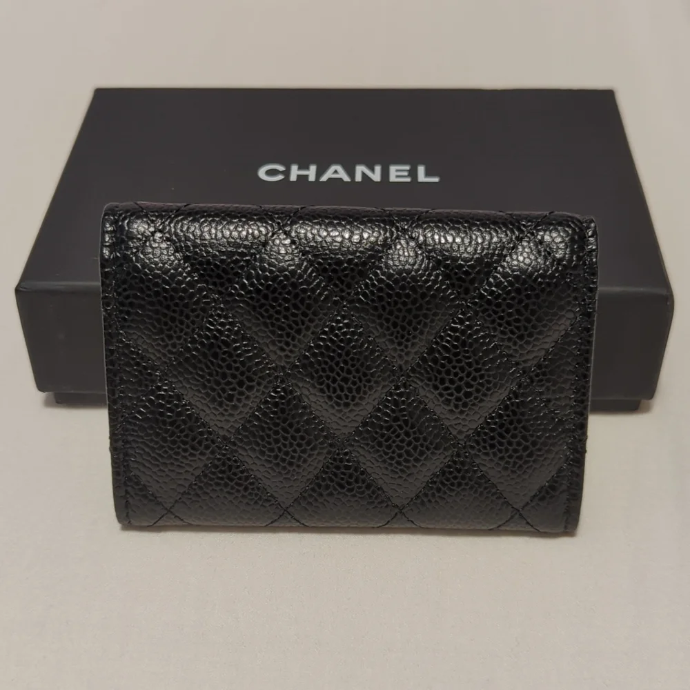 Chanel Flap Cardholder - Picture 2 of 10